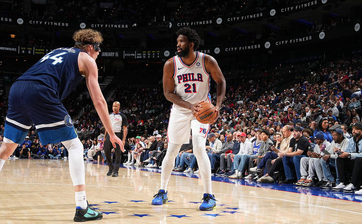 雄鹿完胜上海队，恩比德高光表现