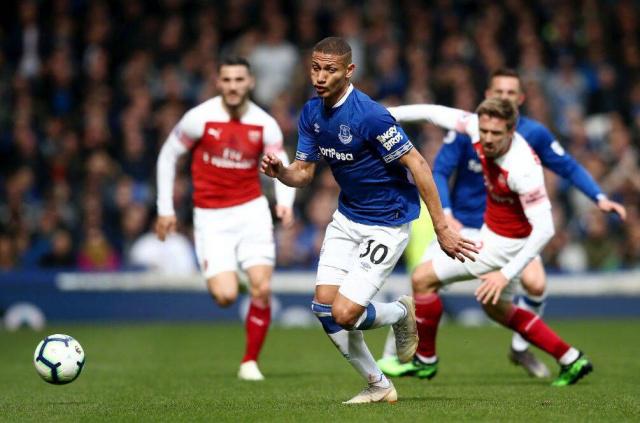 开云体育入口-阿森纳险胜马赛，皮克刷新纪录