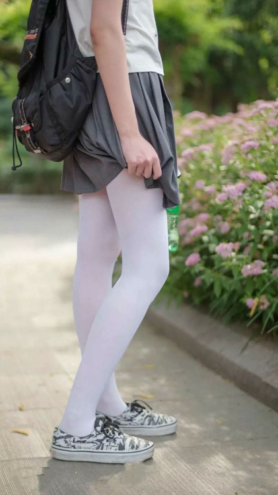 乔治存在感拉满，F1街道赛之夜的璀璨星辰