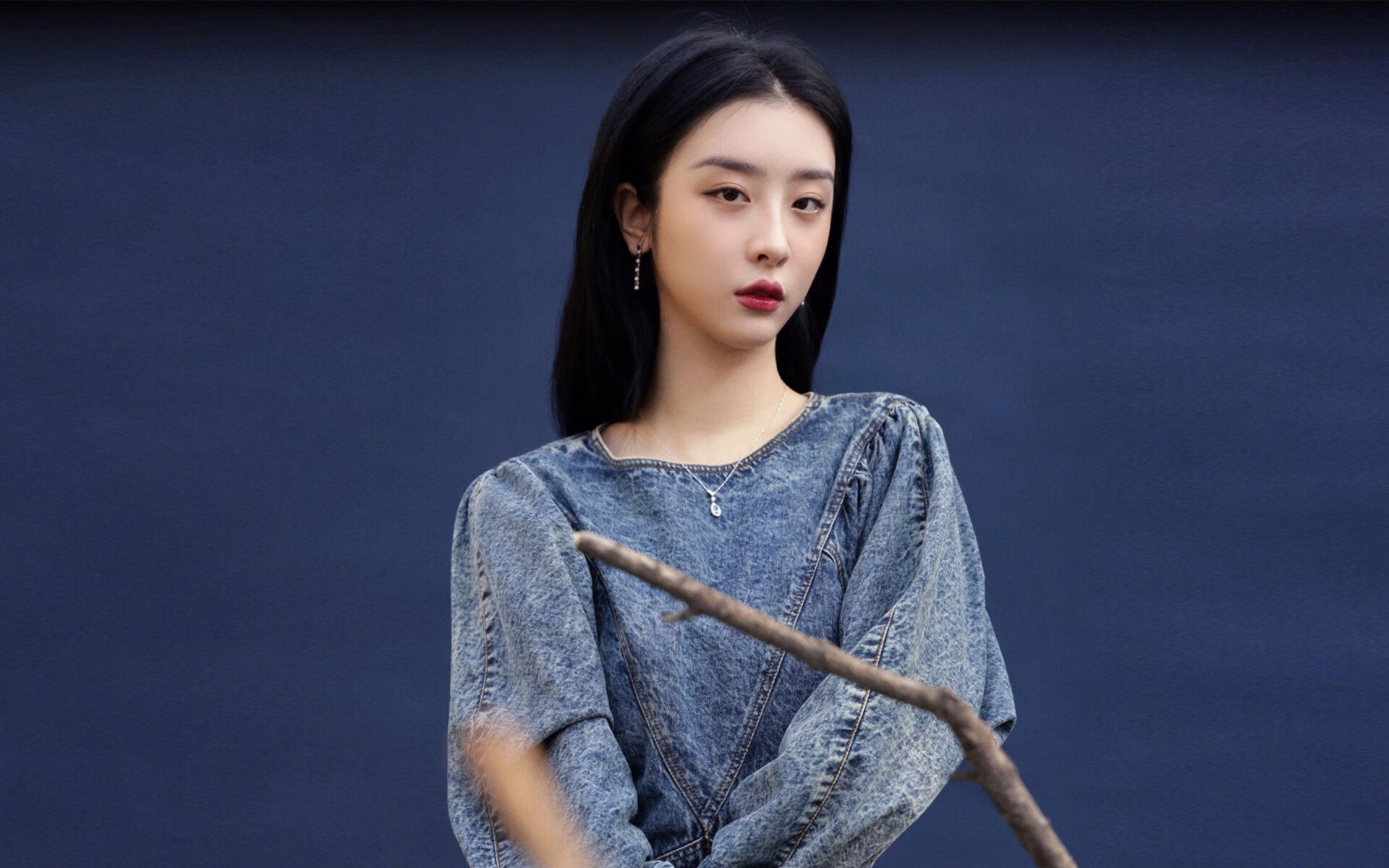 暗夜独舞，福克斯44分凿穿绝境，卫冕冠军于无声处听惊雷